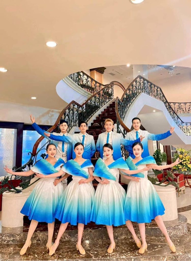 Trang phục biểu diễn Anh Thư - Hà Nội