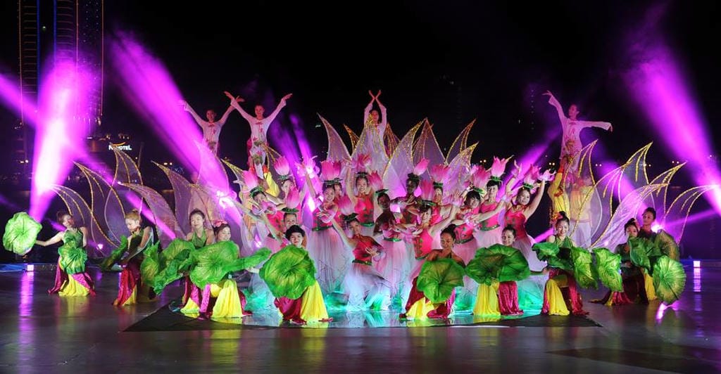 Trang phục biểu diễn Bích Thuỷ tại Hà Nội