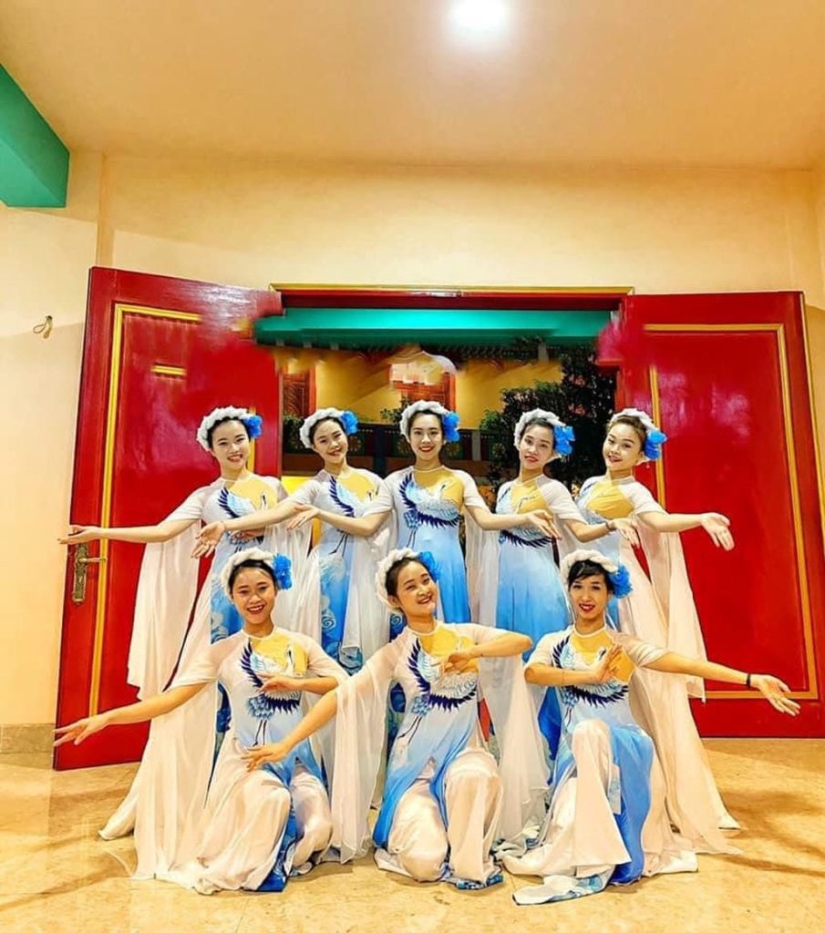 Trang phục biểu diễn Fevery - Hà Nội