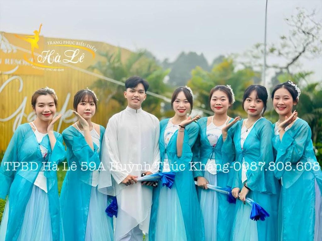 Trang phục biểu diễn Hà Lê - Hà Nội