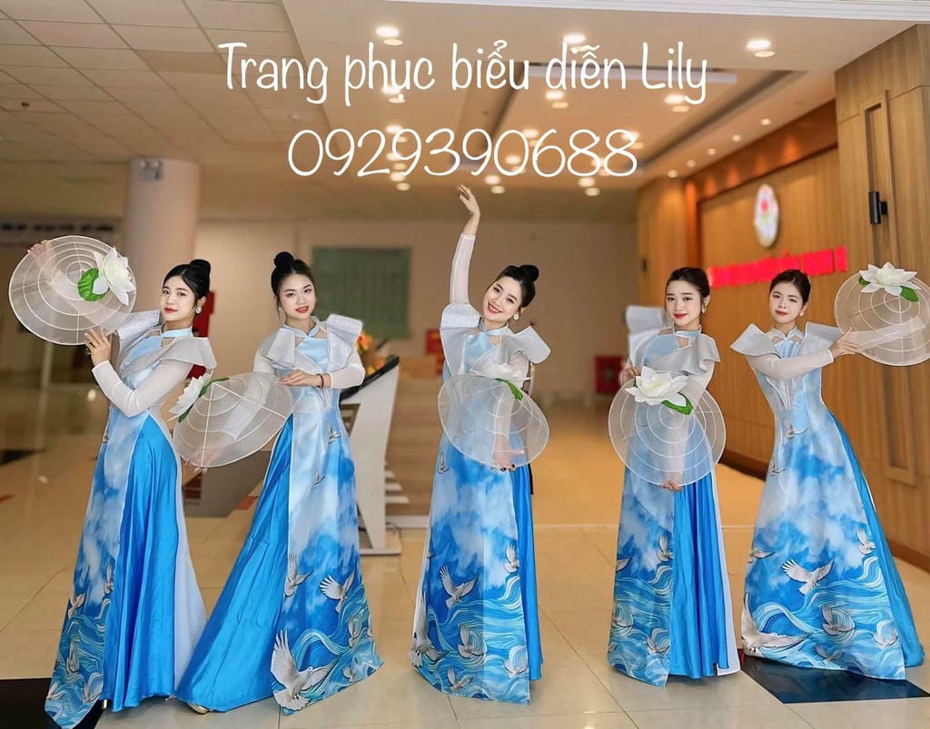 Trang phục biểu diễn Lily - Hà Nội