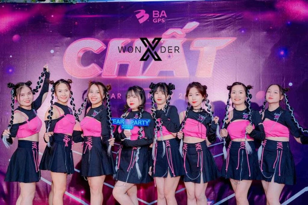 Trang phục biểu diễn Wonder X - Hà Nội